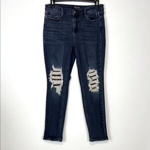 Judy Blue Women’s Buffalo Plaid Destroyed Knee Boyfriend Jeans. Size 13/31